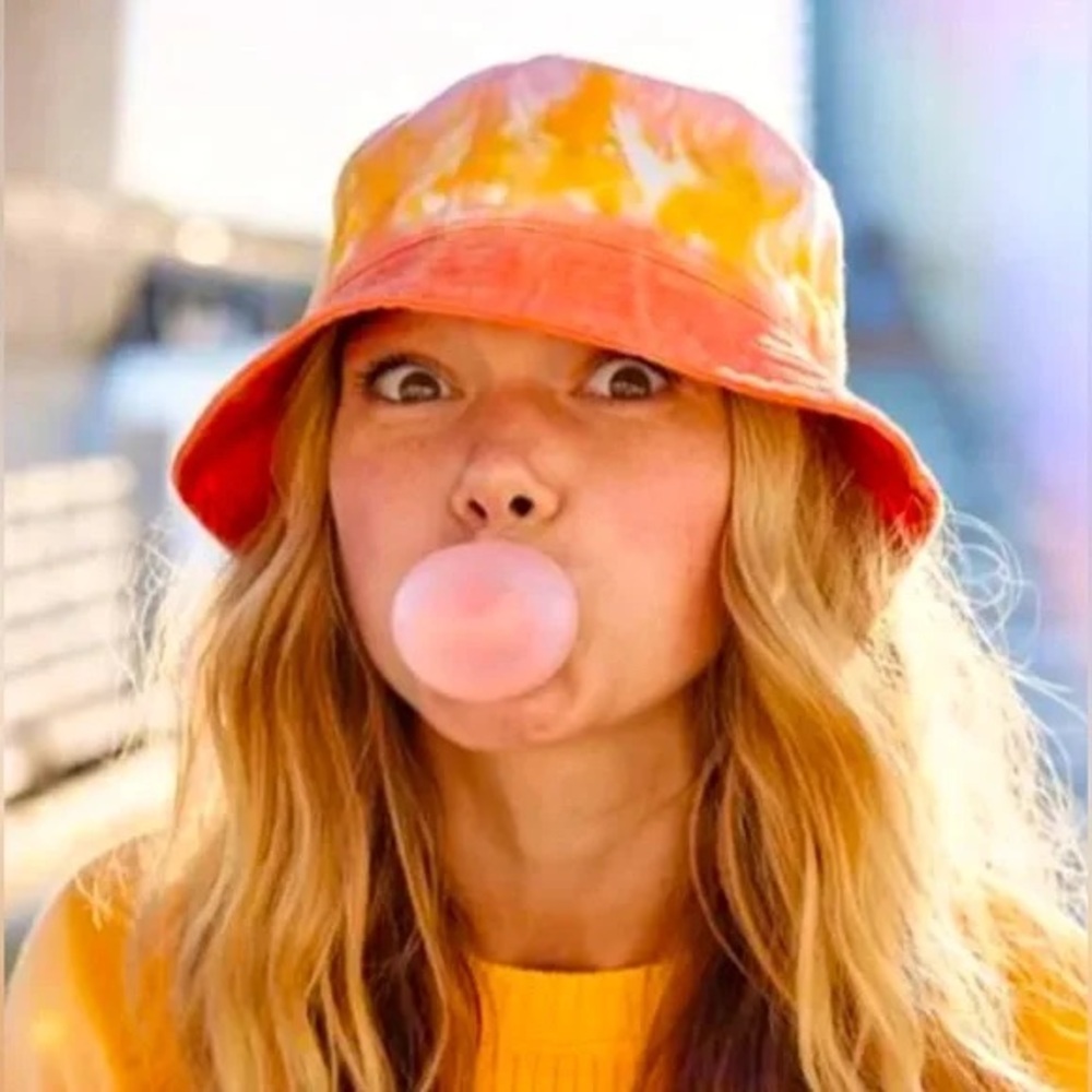 NWT Fun Aerie Yellow, White, Orange, Pink Tie Dye Bucket Hat 💛🤍🧡🩷